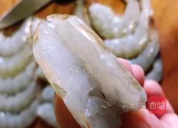 咸鸭蛋黄炒青虾的做法图解2