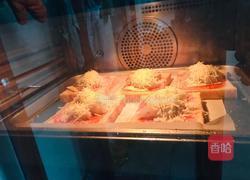 鲜虾培根吐司披萨的做法图解3
