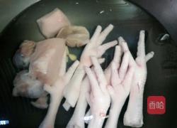 眉豆花生鸡脚河蚌汤的做法图解3