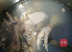 眉豆花生鸡脚河蚌汤的做法图解5