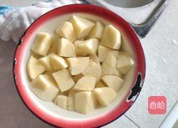 土豆炖鸡腿的做法图解2