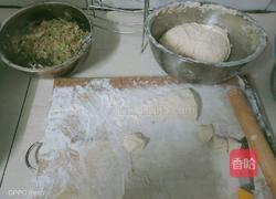 猪肉白菜水葱包子的做法图解2