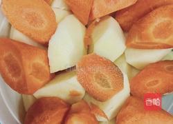 抗疫简餐胡萝卜土豆双蒸的做法图解3