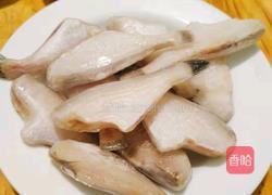 干烧耗儿鱼的做法图解1