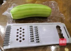 凉拌西葫芦的做法图解2