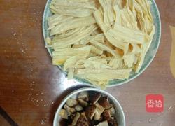 冬菇炒腐竹的做法图解1