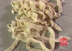 韭菜鸡蛋虾米水饺的做法图解7