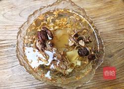 人参虫草花响螺胡萝卜乌鸡汤的做法图解2