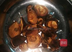 木耳炒香菇的做法图解4
