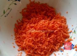 快手早餐 胡萝卜鸡蛋饼的做法图解1