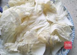 白菜片炒木耳的做法图解2