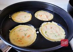 葡萄干胡萝卜鸡蛋甜饼的做法图解4