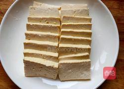 五花咸肉蒸老豆腐的做法图解3