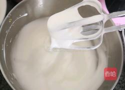 蒸古早味蛋糕的做法图解1