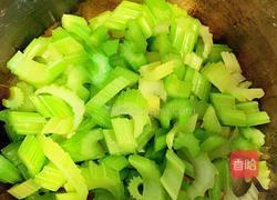 香菇西芹的做法图解2