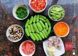 How to make spinach noodles with mushroom and egg sauce 1