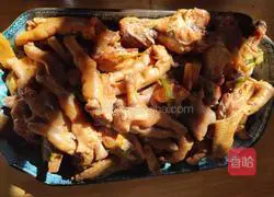 Illustration of braised chicken feet 8