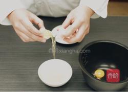 电饭煲蒸蛋糕的做法图解1