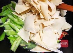 尖椒炒豆皮的做法图解6