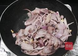 酱爆鱿鱼的做法图解2
