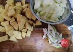 咖喱鸡块的做法图解1