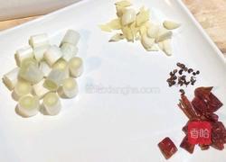 炝炒圆白菜（手撕包菜）的做法图解2