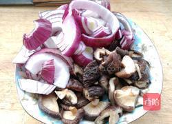 家庭焖鸡块的做法图解2