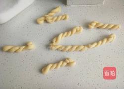 炸小麻花的做法图解3