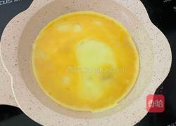 鸡蛋黄瓜卷的做法图解4