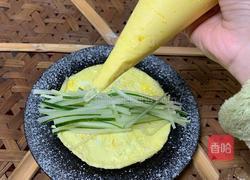 鸡蛋黄瓜卷的做法图解7