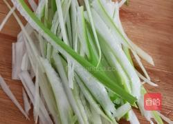 酸辣土豆丝的做法图解1