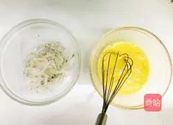 Illustration of how to make whitebait steamed eggs 2
