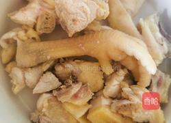 红枣花胶炖鸡汤的做法图解3