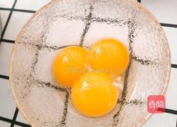 不开裂的纸杯小蛋糕的做法图解1