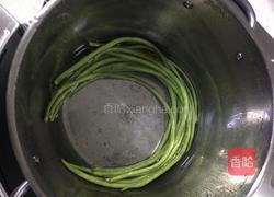 绿瘦红肥(豆角酿肉)的做法图解2