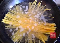 番茄意大利面的做法图解1