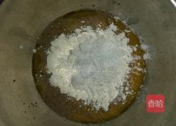 电饭锅巧克力蛋糕的做法图解3