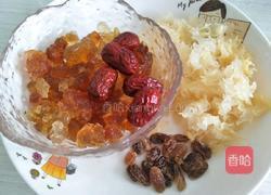 果味牛奶炖桃胶的做法图解2