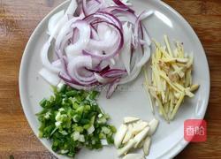 洋葱炒膳丝的做法图解3