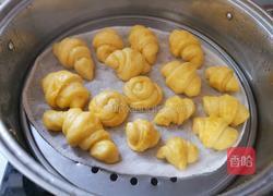 宝宝版南瓜牛角包的做法图解3