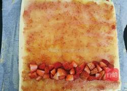 草莓卷的做法图解12