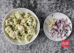 花椰菜洋葱浓汤的做法图解2
