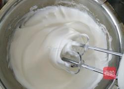 戚风纸杯蛋糕的做法图解2