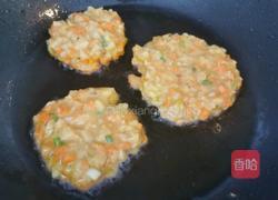 胡萝卜莲藕饼的做法图解4