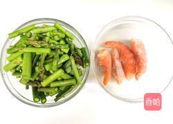 芦笋炒虾仁的做法图解1