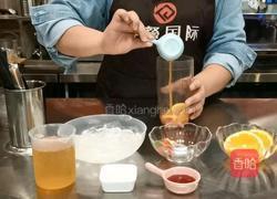 喜茶同款｜橙香草莓果茶的做法图解3