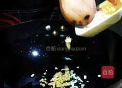 土豆条烧西兰花的做法图解8