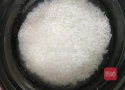 腊肠煲仔饭的做法图解7