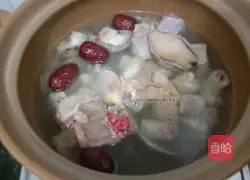 Illustration of how to make abalone and chicken soup 4