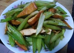 西芹炒香干